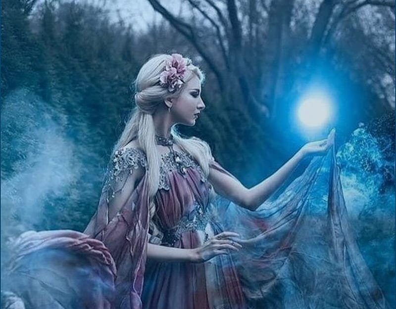 HD-wallpaper-ethereal-magical-fantasia-illusion-women-are-special-lips-nails-eyes-hair-art-female-trendsetters-etheral-women-luna-mi-angel